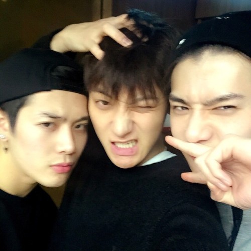 Tao’s instagram update with Sehun and GOT7’s Jackson
