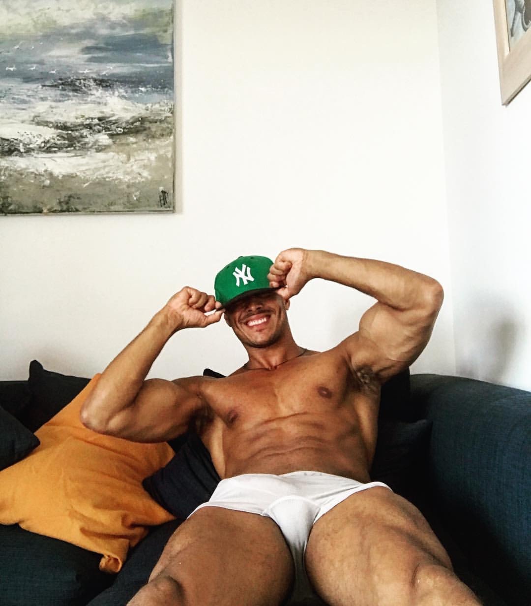 nike-pro-combat:  #bulge @bulgeingcrotch69 @bulge-xlbigdick @bulgeromania @bulgespotter
