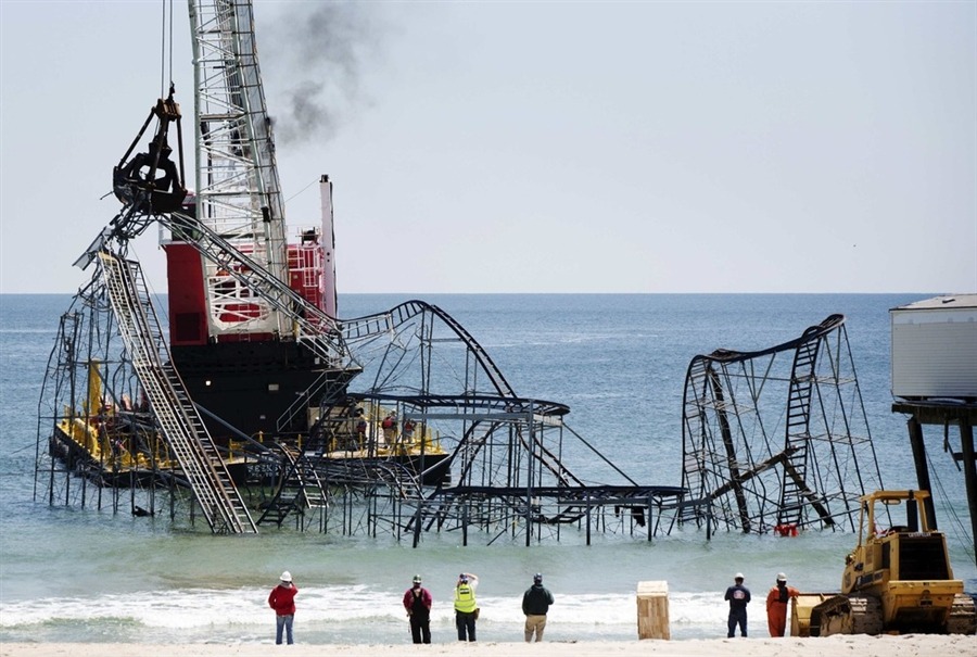 destroyed-and-abandoned:  A roller coaster that was plunged into the Atlantic Ocean