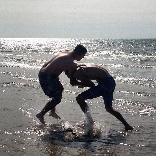 fuck ya luv this, fighting on the beach right at the water shore……….under the hot sun, fuck ya!!!!!