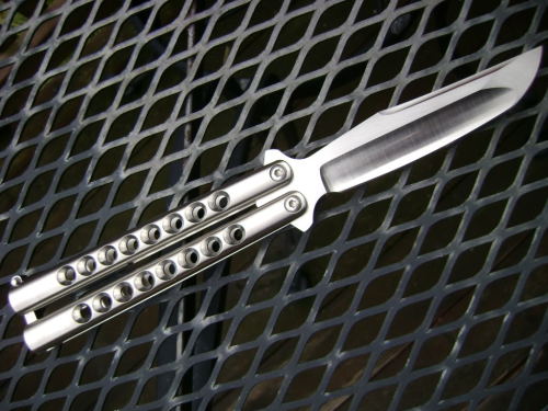 knifepics:  Balisong (Butterfly Knife)