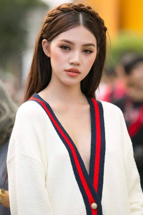 yeot-meogeo: Jolie Nguyen in Gucci at Vietnam International Fashion Week