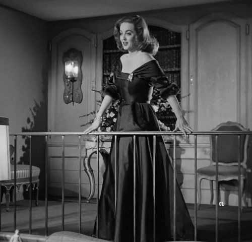 costumeloverz71:Designer Edith Head’s most famous movie costumes:1. Grace Kelly in To Catch A Thief2