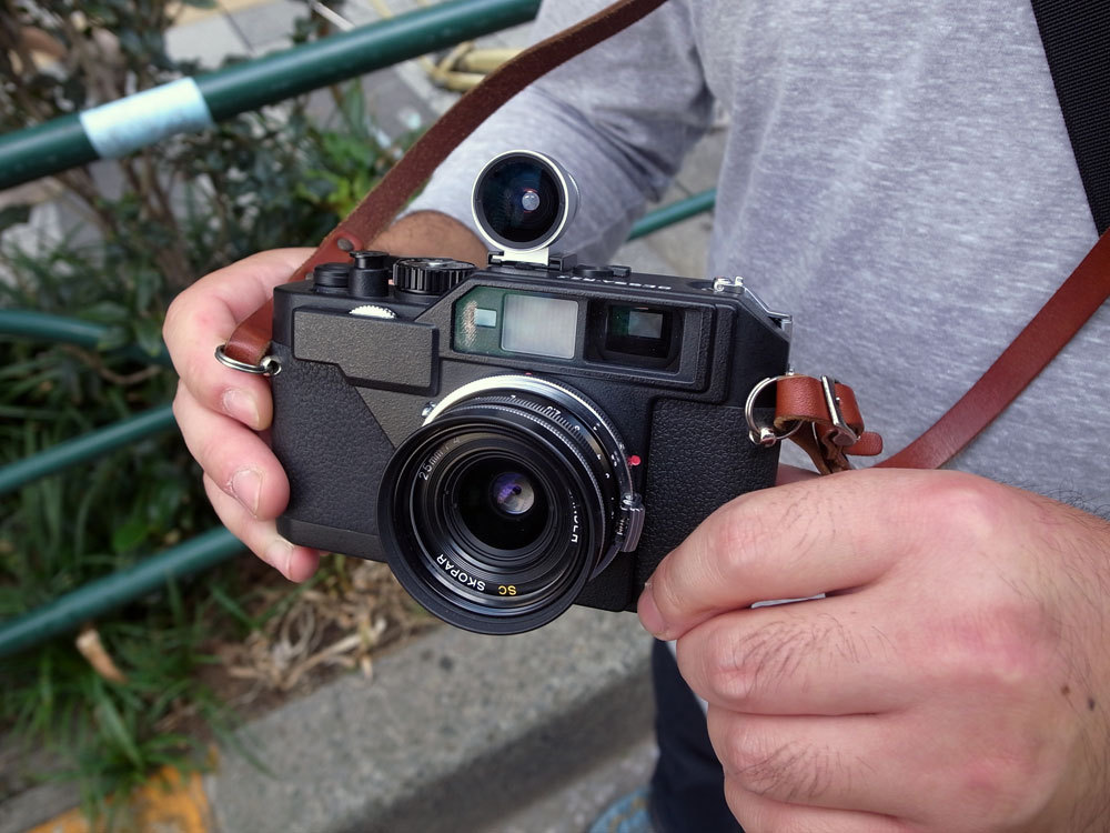 tokyo camera style — Shinjuku Voigtlander Bessa R2S with
