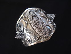 thursdayofravens:via ebay, vintage silver