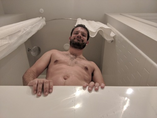 ruff-tiger: Bathtime~ He’s perfect