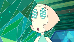 Figured I’d put these together, ‘cause I think this effect is pretty neat. I wonder if this is, like, a Pearl/Peridot thing or if any Gem could interface like this.