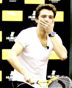 XXX stanseba:  If Sebastian Stan playing tennis photo