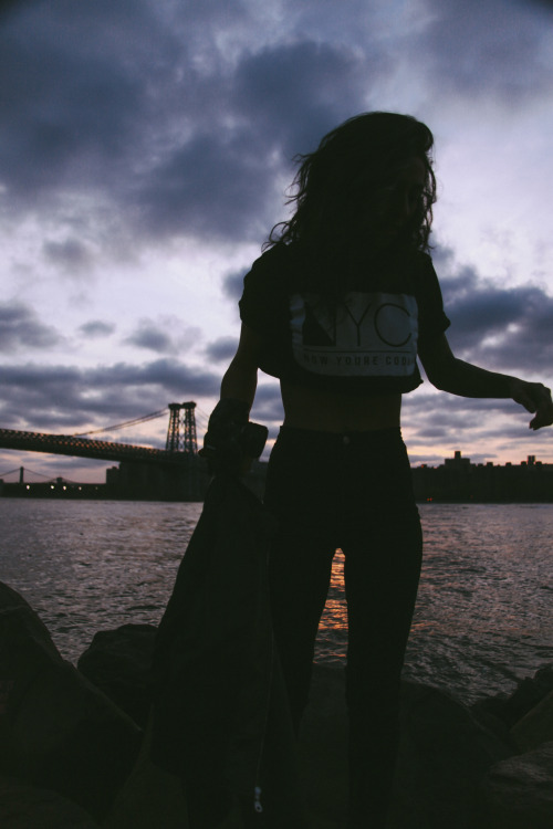now-youre-cool:  me and aleerose enjoying the sunset from Brookyln 