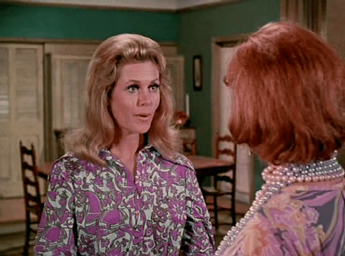 Elizabeth Montgomery And Agnes Moorehead As Samantha And Endora In Bewitched 