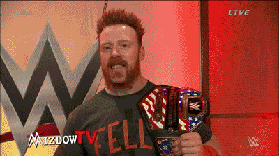 wrasslormonkey:  That camera man had a family! (by @WrasslorMonkey)