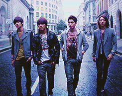 17oct:   that cnblue walk ~           