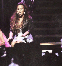 catchmes:  And everybody here be thinkin', who's that boy? 
