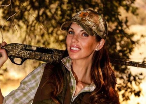 Porn defense-weaponry:  Girls with Guns, part photos