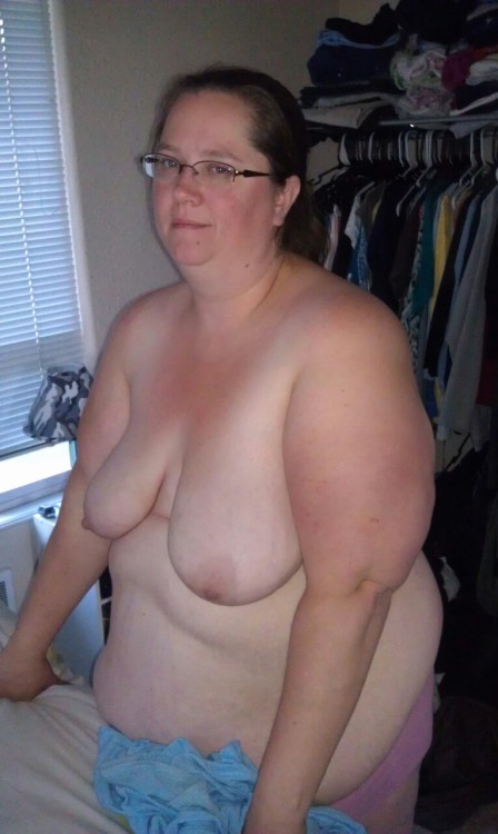 curveconnoisseur:  Lady love?!Â Â  ;0* 