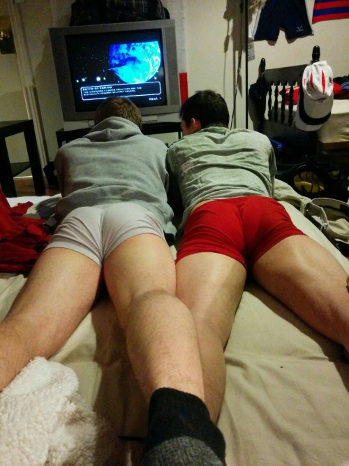 upshorts-n-more:jesuisryan:Battlefront with my boyfriend my-own-supermanGame time!