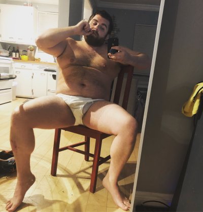 bear-hairy:Déjanos tu comentario 🐻. Rebloguea y comparte el contenido si te gustan las fotos. #Bear_Hairy