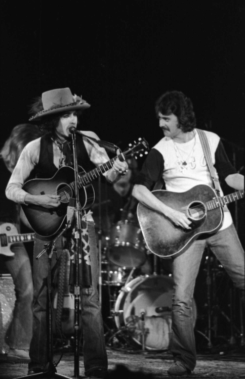 Bob Dylan & Bob Neuwirth, The Rolling Thunder Revue—Harvard Square Theater, Cambridge, November 