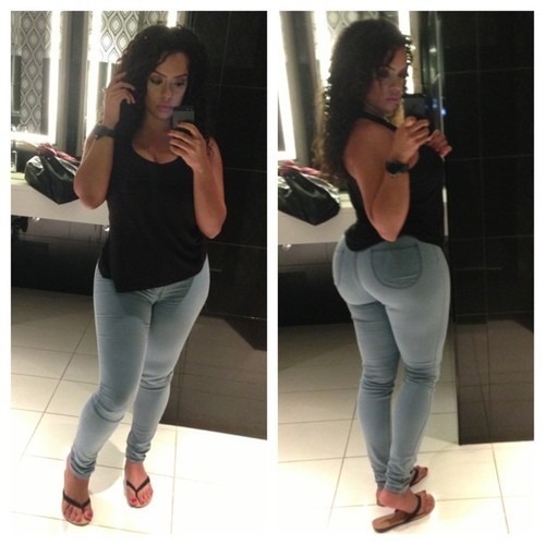 mexpwr:  bngnyc22:  How’d you get in them jeans.   Damn! Fuck how u got in….how