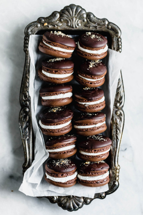 verticalfood:S’mores macarons