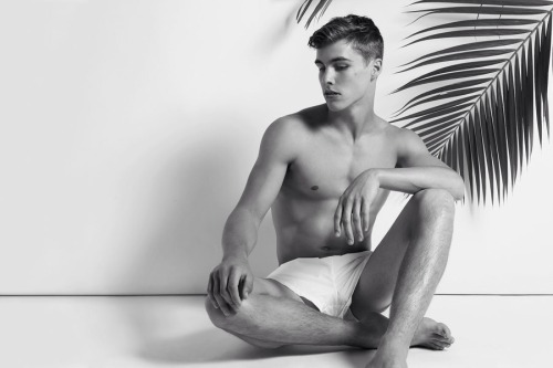dariopenn:  Jon Herrmann by Dustin Mansyur & Marc Sifuentes 