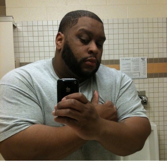 creamyguts773:  brazilblackbear:mybestbest:  Russell is show dick.  Massively sweet