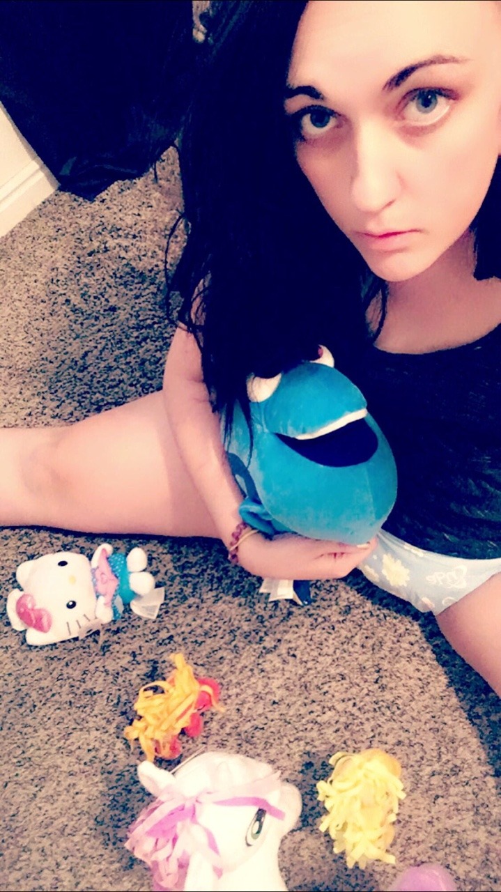 superadorablenes:  Lazyyyyy Sunday!!! 