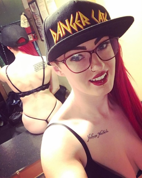 www.instagram.com/x_miss.red/