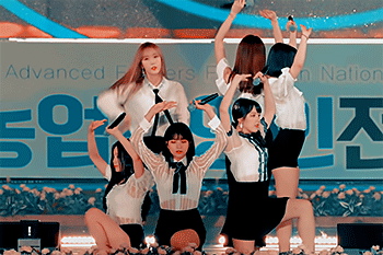 dailygfriend:  GFRIEND performing ‘Time for the moon night’
