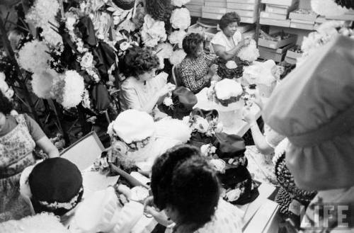 Making Easter bonnets(Yale Joel. 1962)