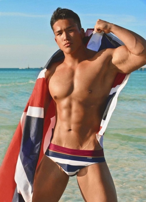 Guys In Speedos