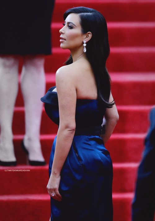 KIM KARDASHIAN WEST