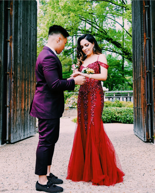 making memories in @jovanifashions #whatpromdress #whatchamacallit #jovanidress #jovani #prom2k18