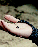 smolronan:  My hands, they only agree to hold your hands. And they don’t wanna be without your hands. And they will not let me go. No, they will not let me go. 