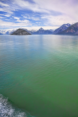 4nimalparty:  Glacier Bay National Park, Alaska (by Kona Photos)