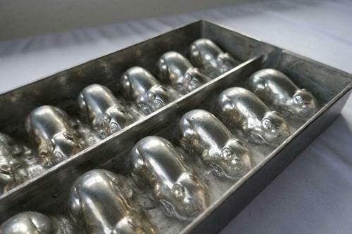 fuzzkaizer:JOHANN FOHN AUSTRIA  CHOCOLATE MOLD 16 MICE “Chocolate Mold with 16 Mice made by Johann F