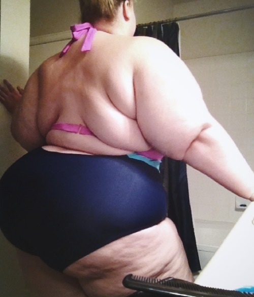 tdevil:  roxxieyo:  This swimsuit is back-bacon city  It’s sexy city, and you’re the mayor!  you be rocking