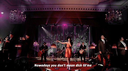 amyjdewinehouse:  Amy Winehouse Performing ‘Me And Mr Jones’ live at the Porchester