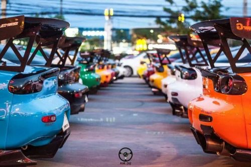 professional-gnar:  Rx7 anyone?
