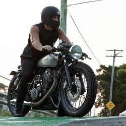 fahrstahl:  klassikkustoms: #caferacer #yamaha