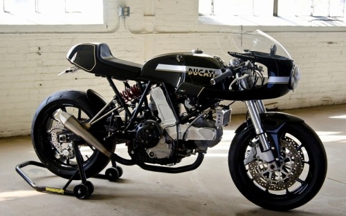 combustible-contraptions:  Ducati Cafe | adult photos