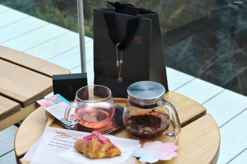 26 February 2021. Time-limited “Sakura Allure” tea and sakura croissant in Starbucks Res