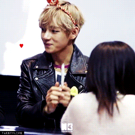 ©Taehyung with a child is basically ARMYs with Bangtan ;;