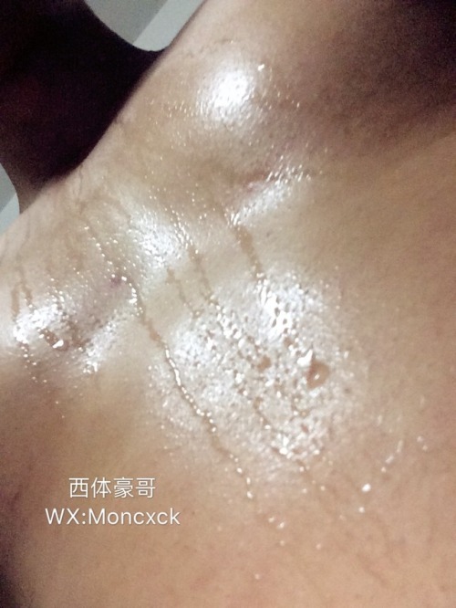 moncxck: 操逼也算是一种有氧锻炼方式，操一次的运动量出的汗跟训练他妈的差不多，完了大汗淋漓，全身酥爽，睡上一觉，真他妈舒坦… 我也是诶 每次都出一身汗