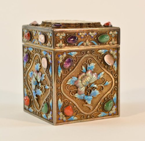 lost-in-centuries-long-gone:Chinese Silver Box with Jade Plaque liveauctioneers.com