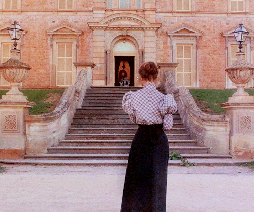 lady-arryn:  Waiting a million years, just for us.  PICNIC AT HANGING ROCK (1975)