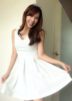 nyparamedic1:  12whoami12: damn she is cute   Owww thank youuu :) I miss this dress :(