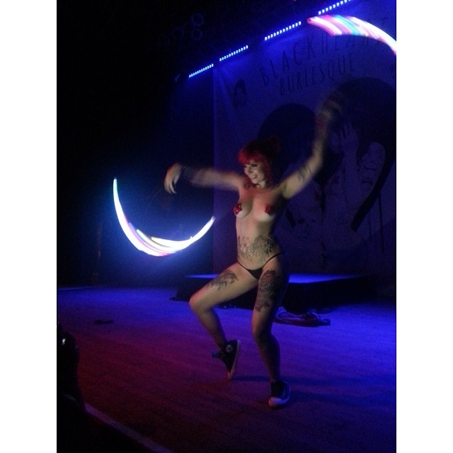 nauticaldreamer:  Awsome photo from last night by Andrew Reed ✨ 