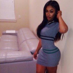 assaveli:  Miracle Watts Assaveli/Tumblr | Assaveli.com | Bunda Brasilia  She looks good in anything she wears!