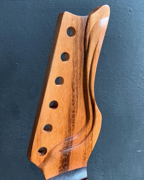 A new headstock on the latest M-tone. #handmadeguitars #coolwork #carved #mtoneguitars (at Portland,
